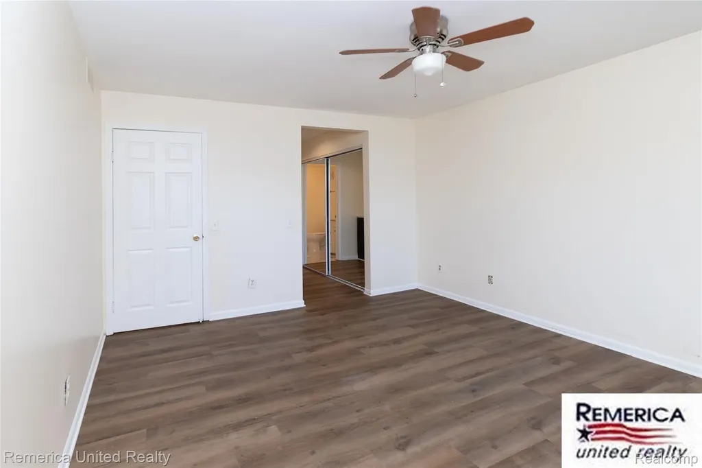 3553 Port Cove Drive Waterford Charter Township MI 48328