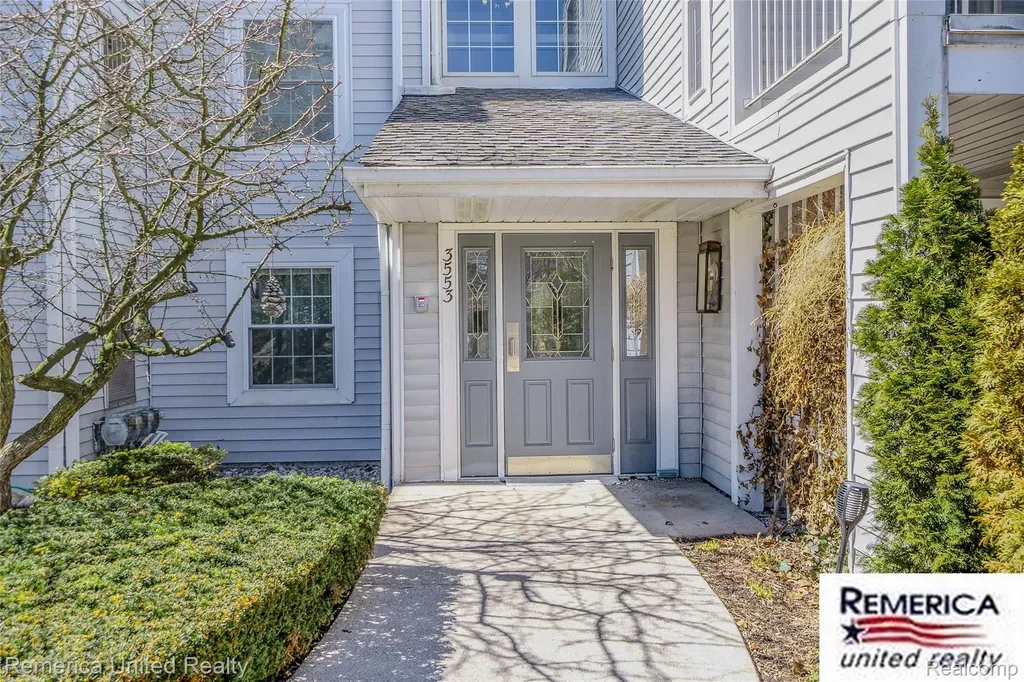 3553 Port Cove Drive Waterford Charter Township MI 48328