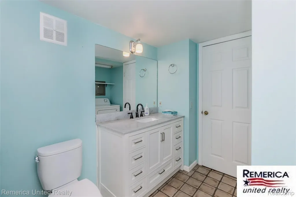 3553 Port Cove Drive Waterford Charter Township MI 48328