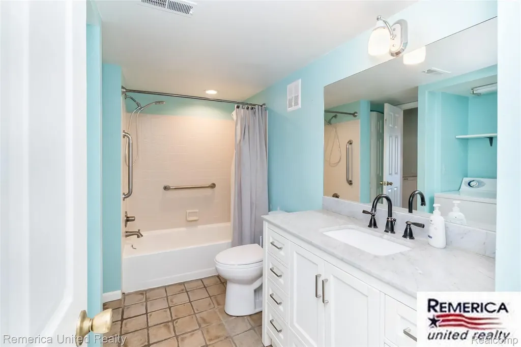 3553 Port Cove Drive Waterford Charter Township MI 48328