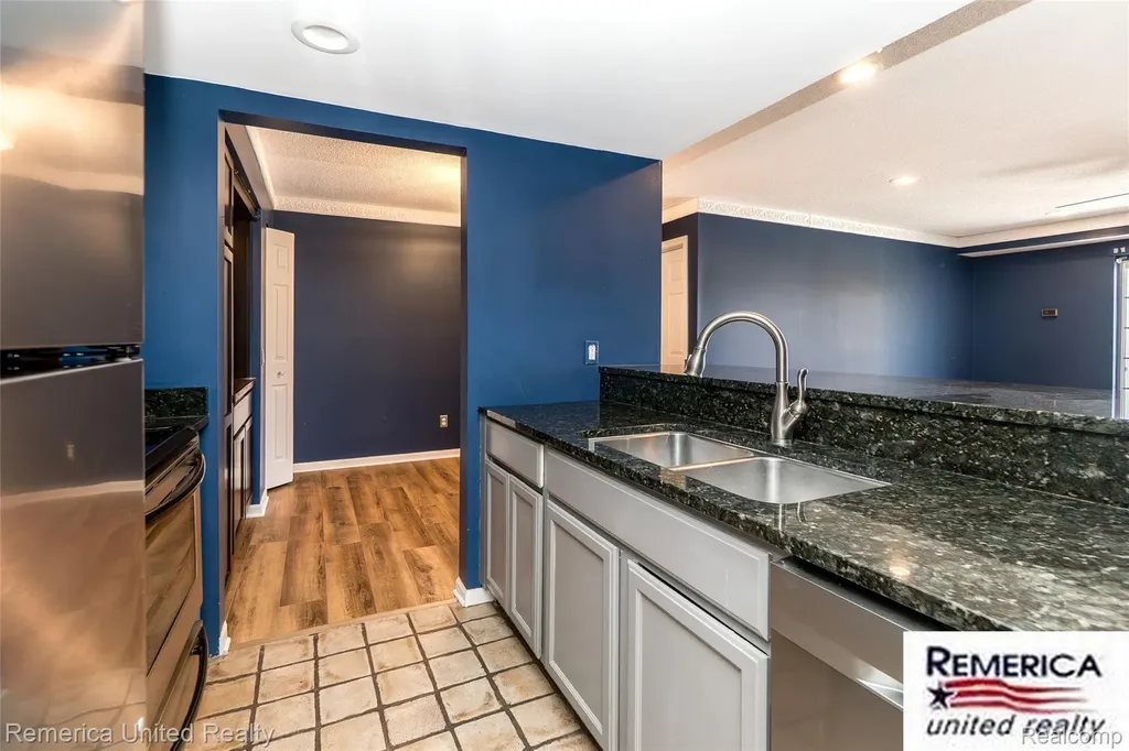 3553 Port Cove Drive Waterford Charter Township MI 48328
