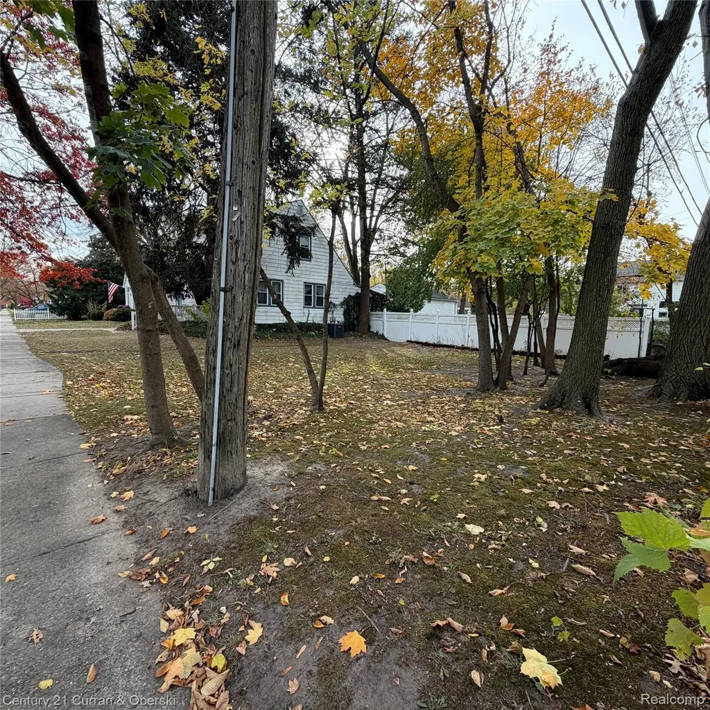 418 S Dorchester Avenue Royal Oak City MI 48067