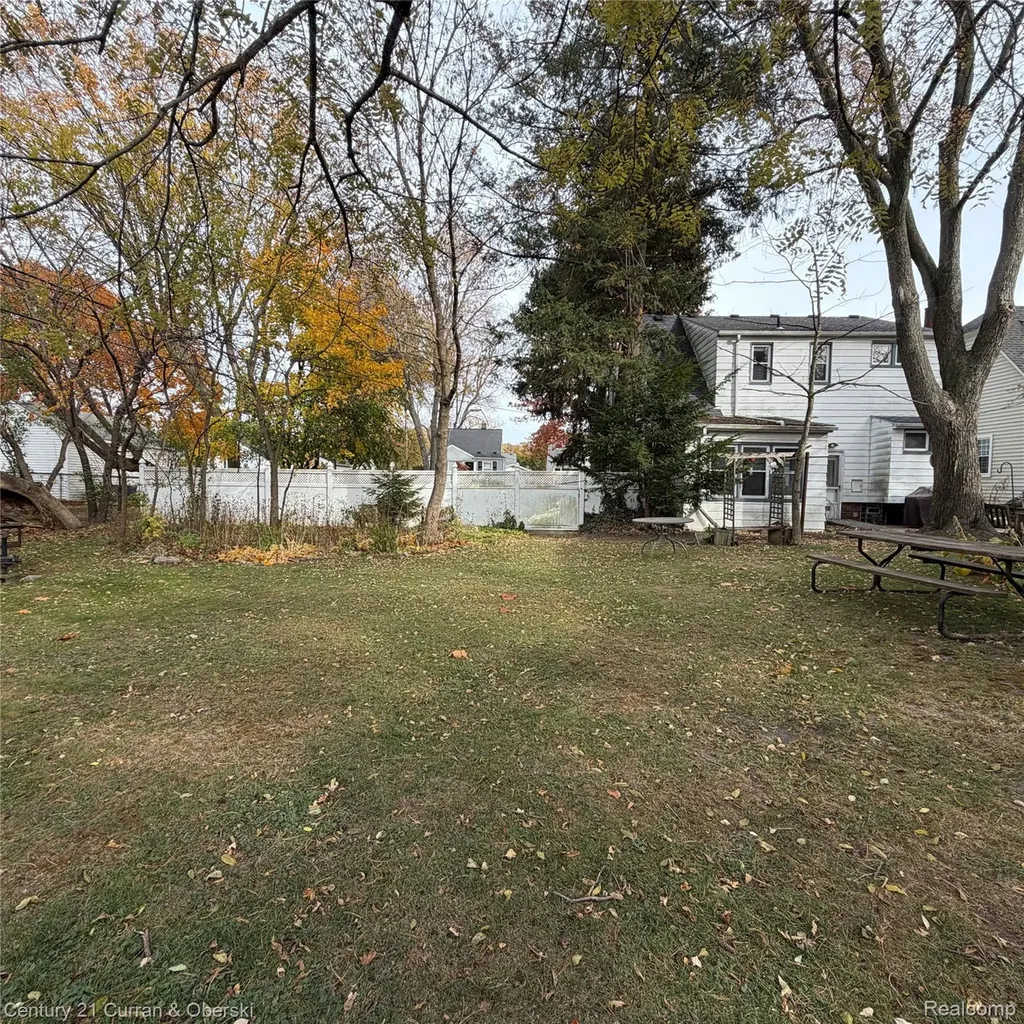 418 S Dorchester Avenue Royal Oak City MI 48067