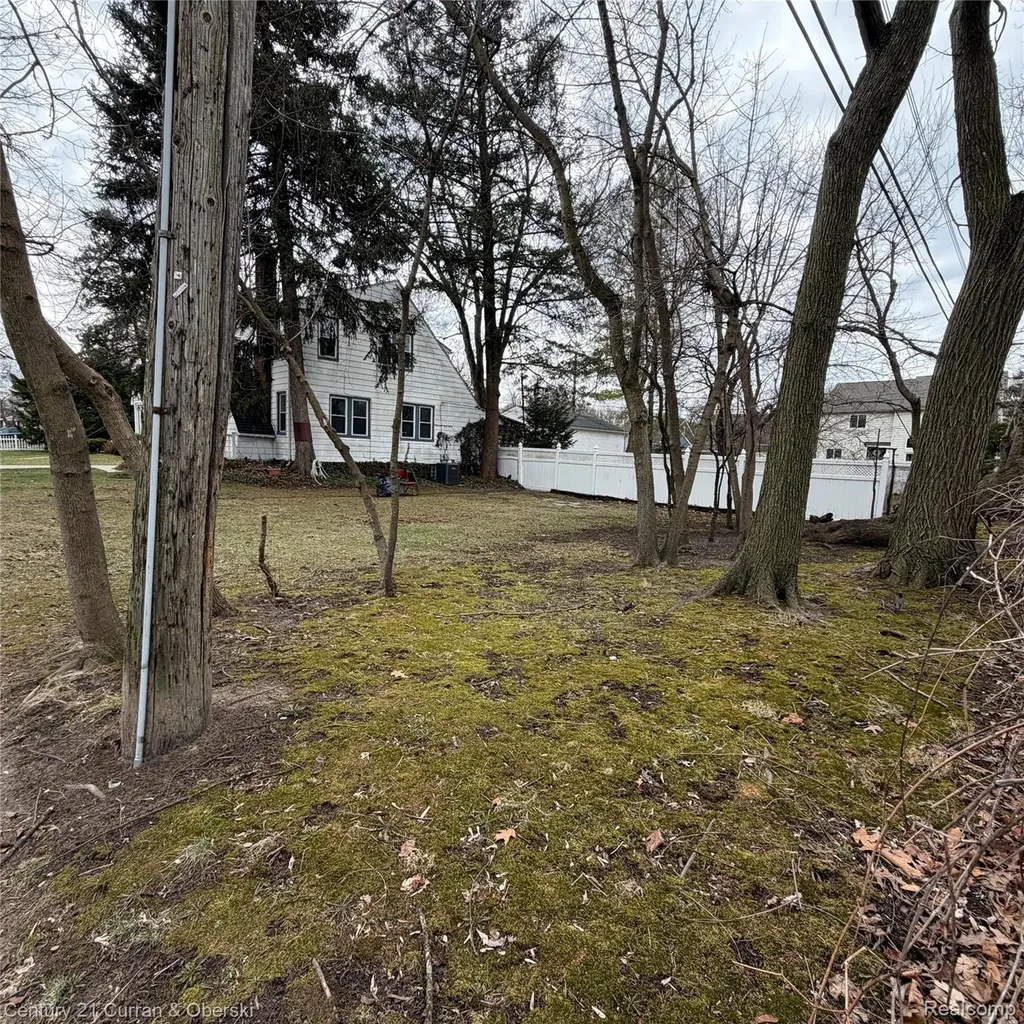 418 S Dorchester Avenue Royal Oak City MI 48067