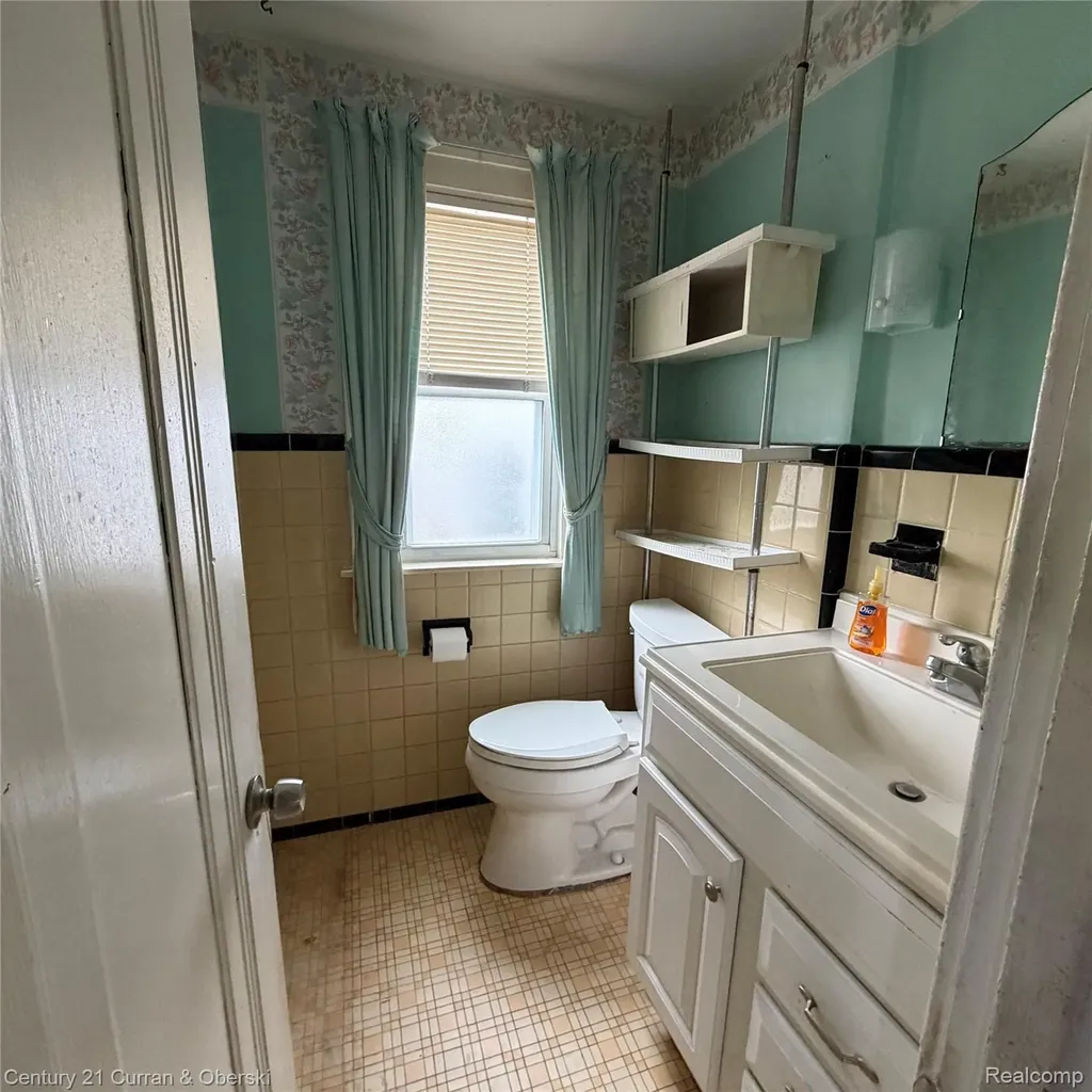 418 S Dorchester Avenue Royal Oak City MI 48067