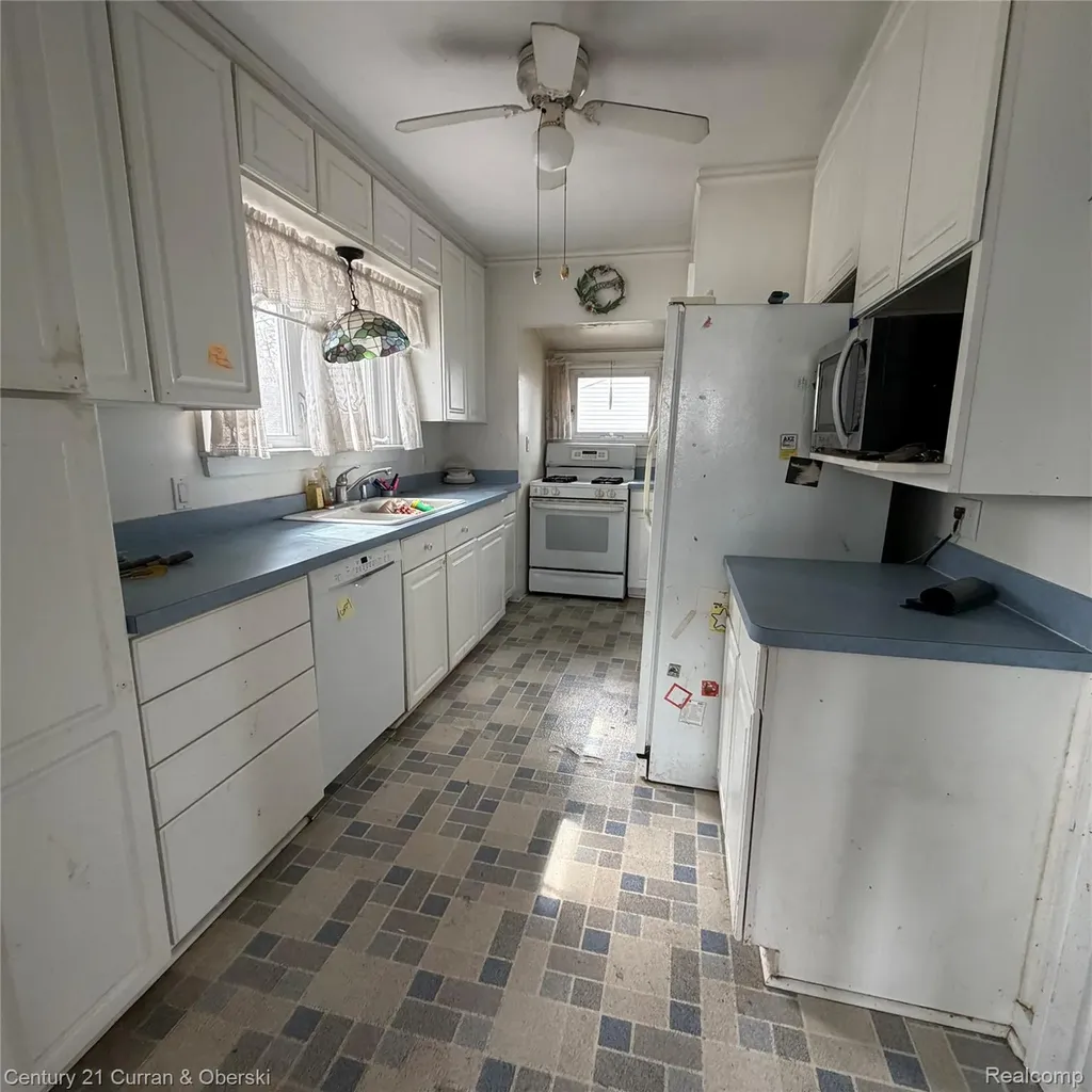 418 S Dorchester Avenue Royal Oak City MI 48067