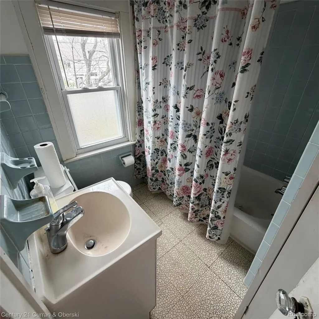 418 S Dorchester Avenue Royal Oak City MI 48067