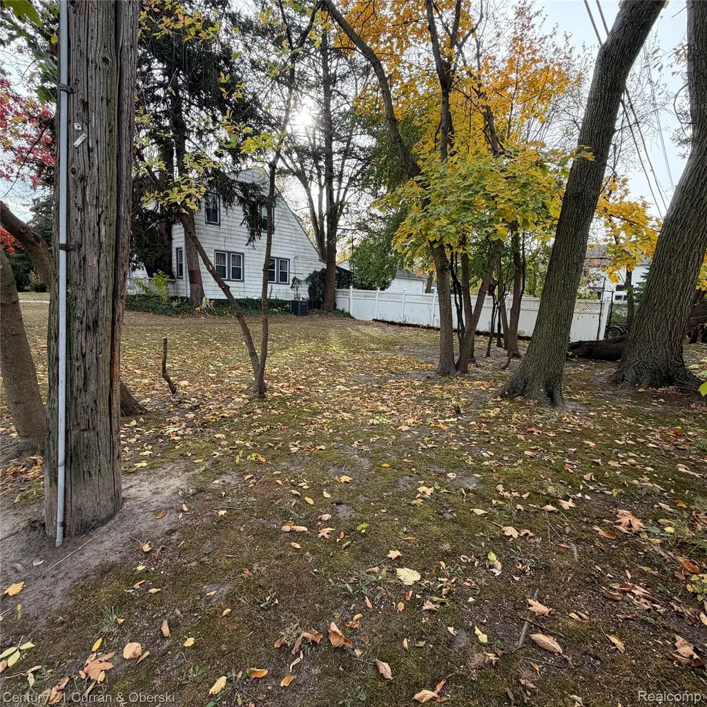 418 S Dorchester Avenue Royal Oak City MI 48067