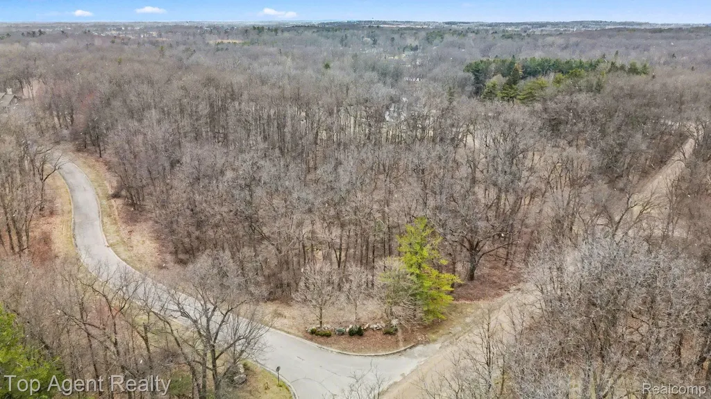 1511 Barrwood Trail Oxford Charter Township MI 48371