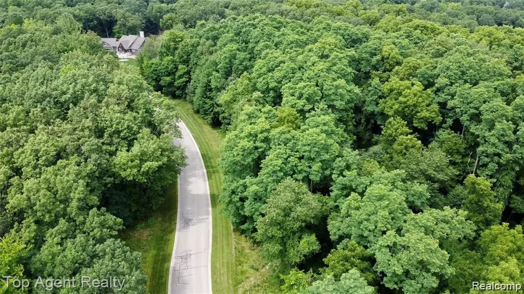 1511 Barrwood Trail Oxford Charter Township MI 48371