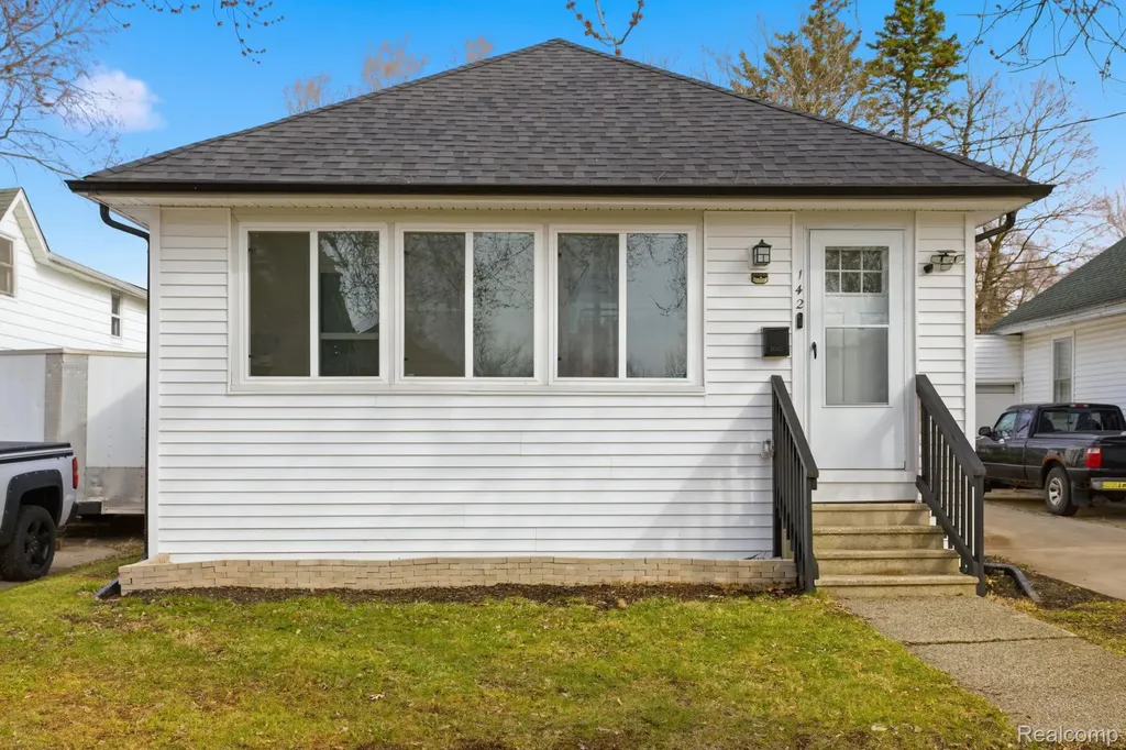 142 Avondale Avenue Summit Township MI 49203