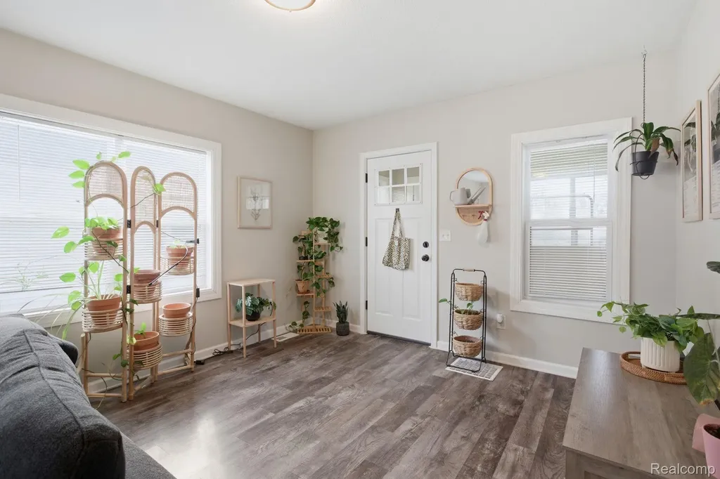 142 Avondale Avenue Summit Township MI 49203