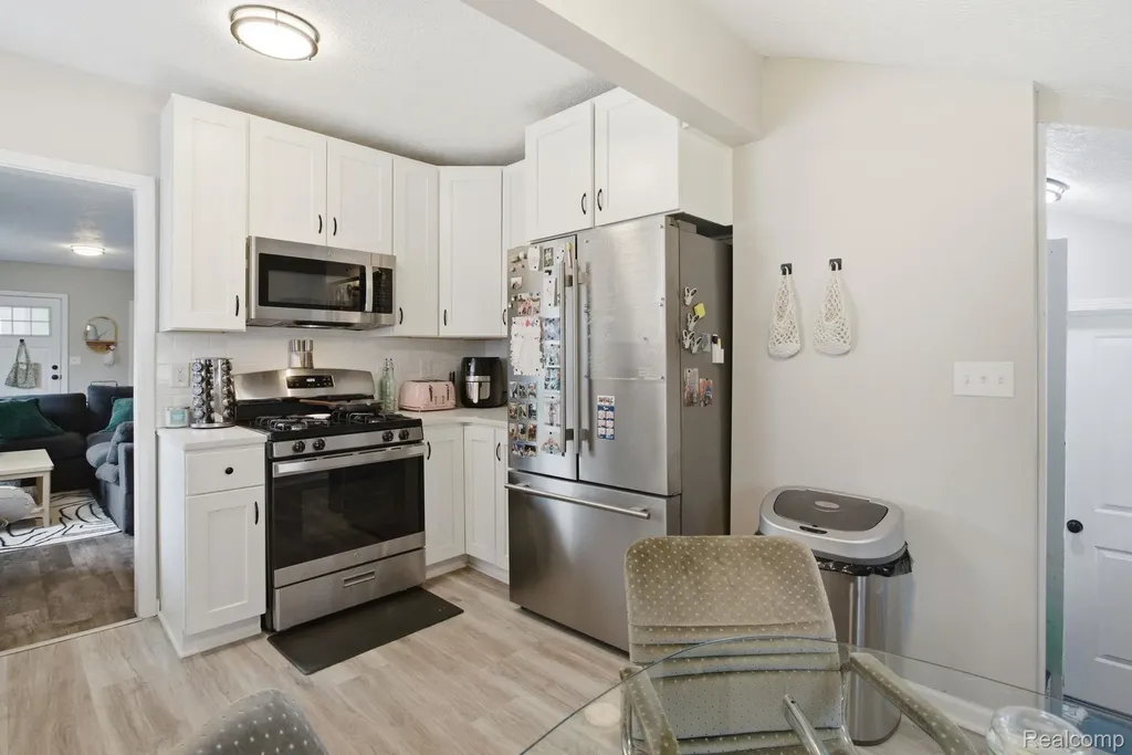 142 Avondale Avenue Summit Township MI 49203
