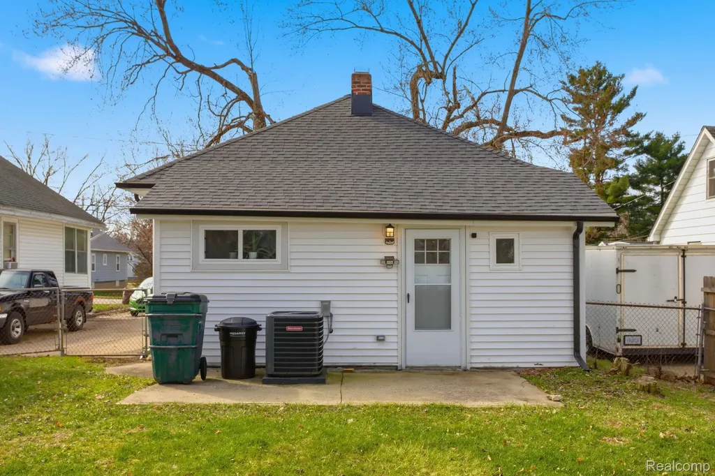 142 Avondale Avenue Summit Township MI 49203