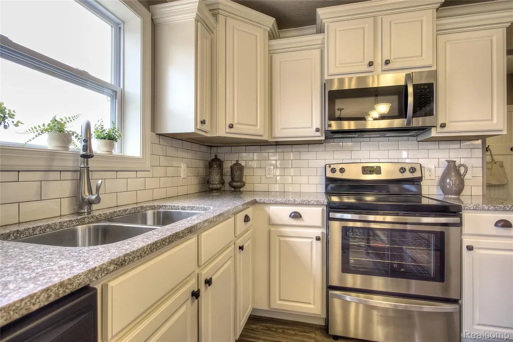 2110 Stillwater Drive Davison Township MI 48423