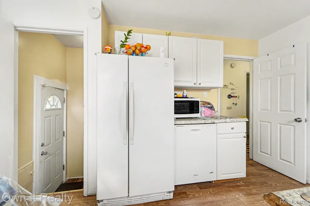 1647 Stewart Avenue Lincoln Park City MI 48146
