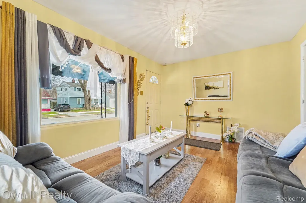 1647 Stewart Avenue Lincoln Park City MI 48146