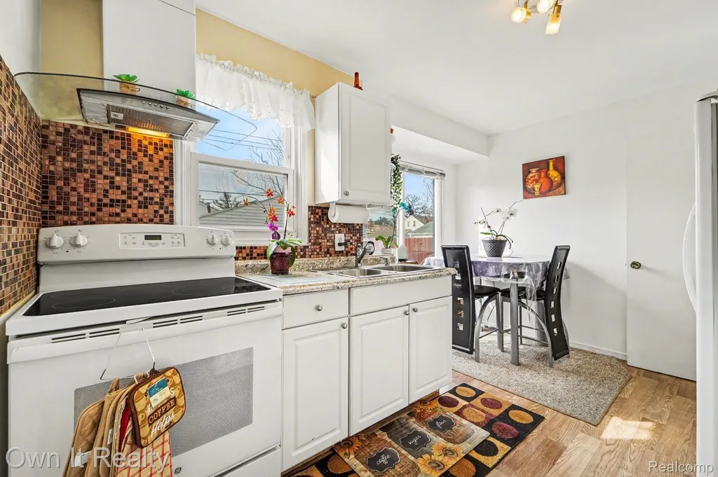 1647 Stewart Avenue Lincoln Park City MI 48146