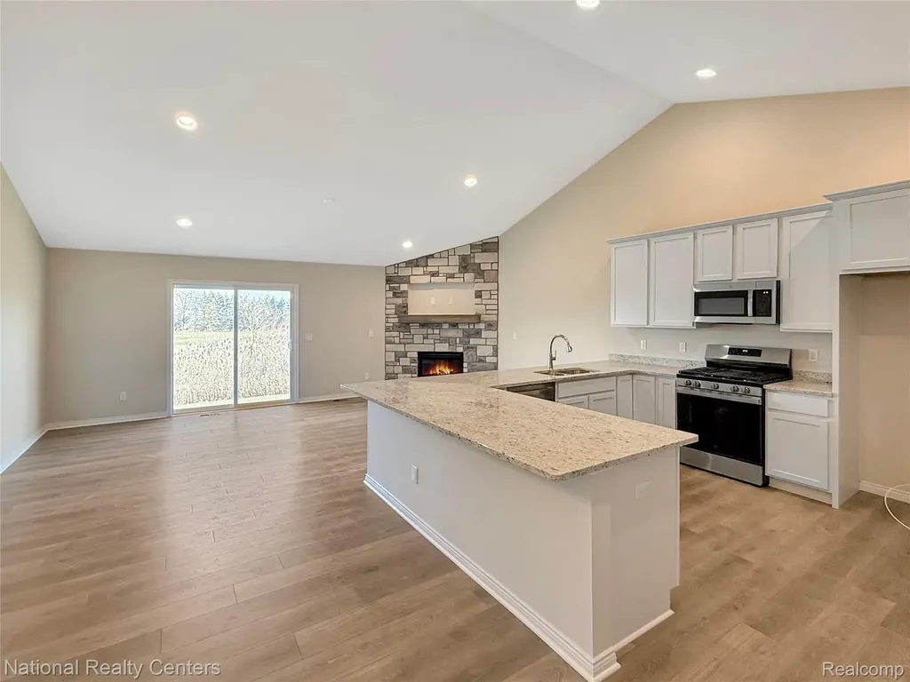 360 Devonshire Drive Lapeer City MI 48446