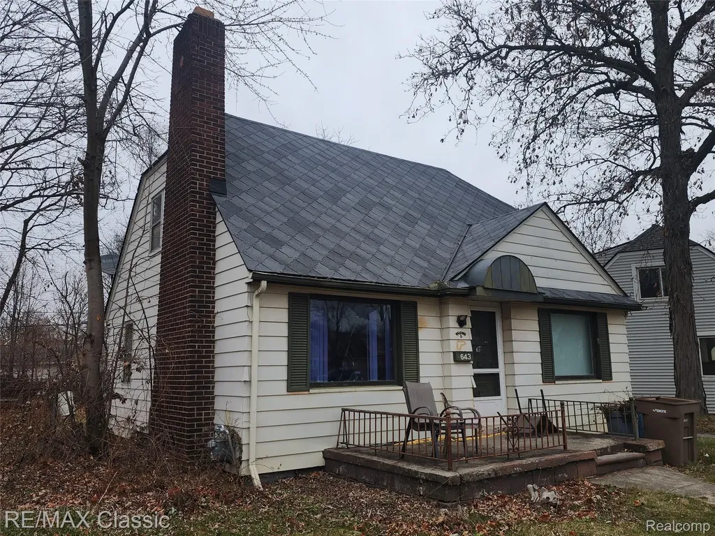 643 E Kennett Road Pontiac City MI 48340