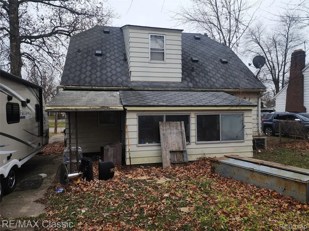 643 E Kennett Road Pontiac City MI 48340