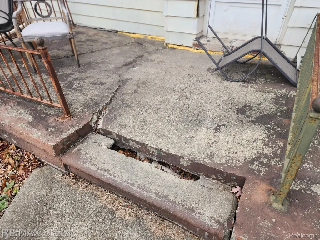 643 E Kennett Road Pontiac City MI 48340