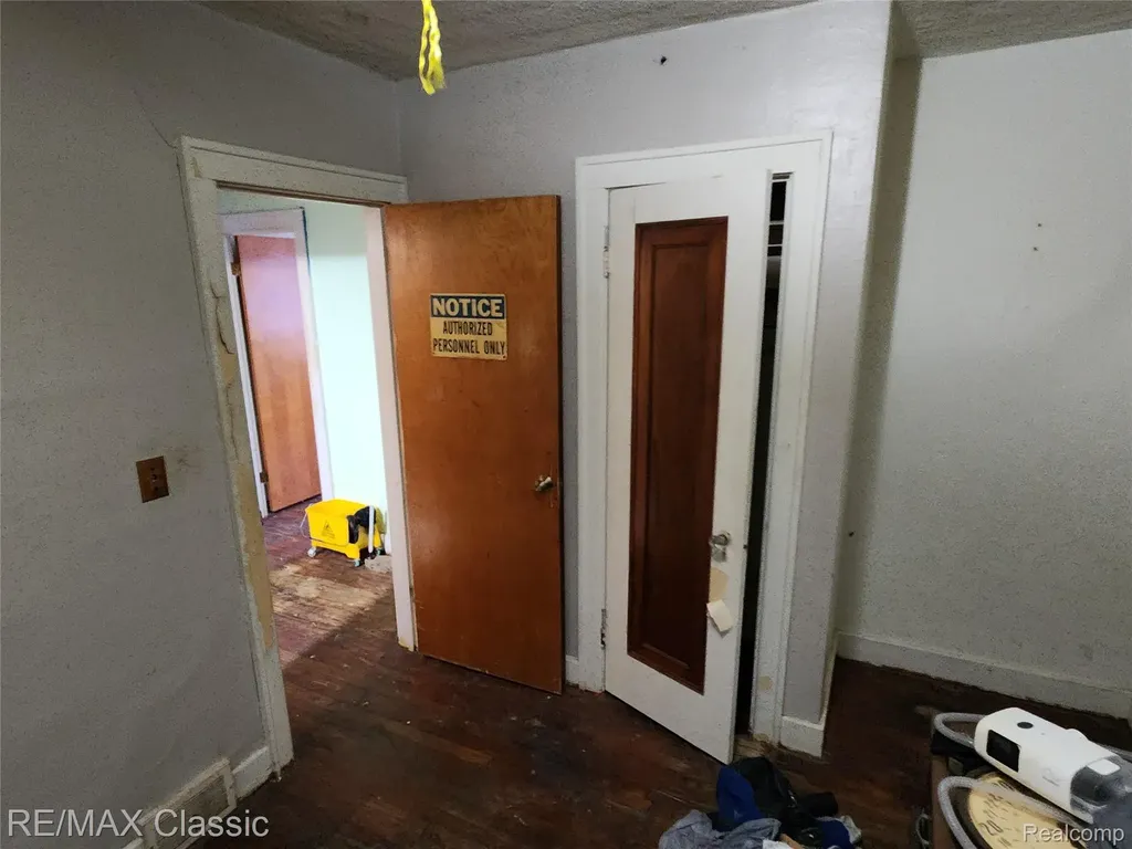 643 E Kennett Road Pontiac City MI 48340