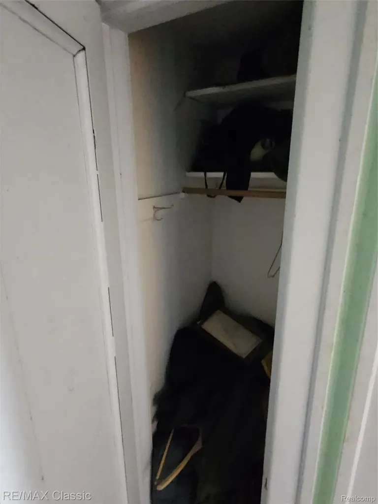 643 E Kennett Road Pontiac City MI 48340