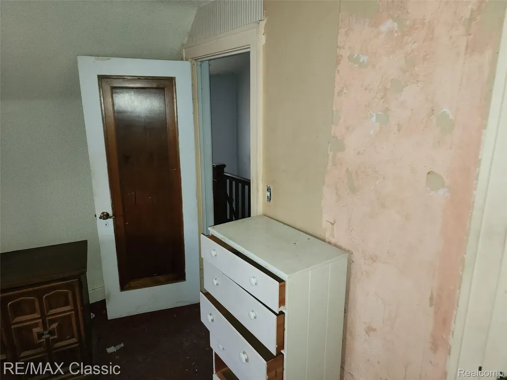 643 E Kennett Road Pontiac City MI 48340