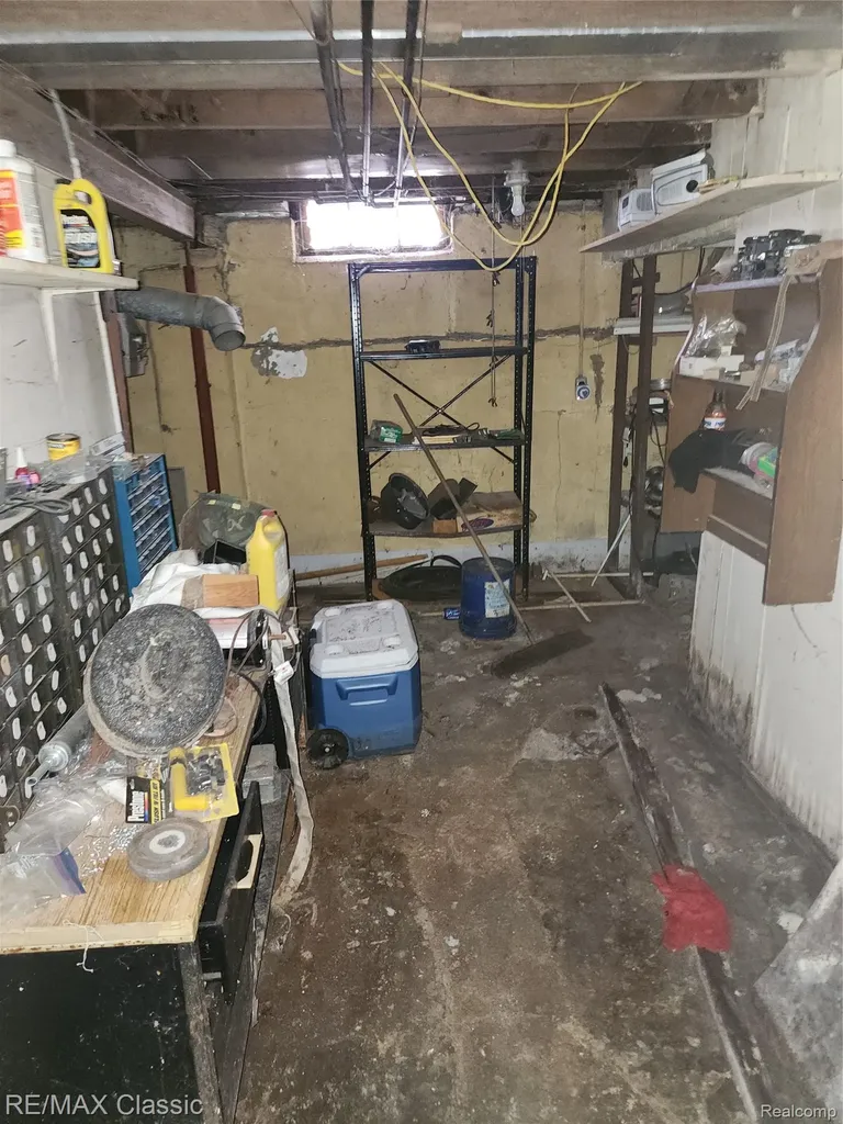 643 E Kennett Road Pontiac City MI 48340