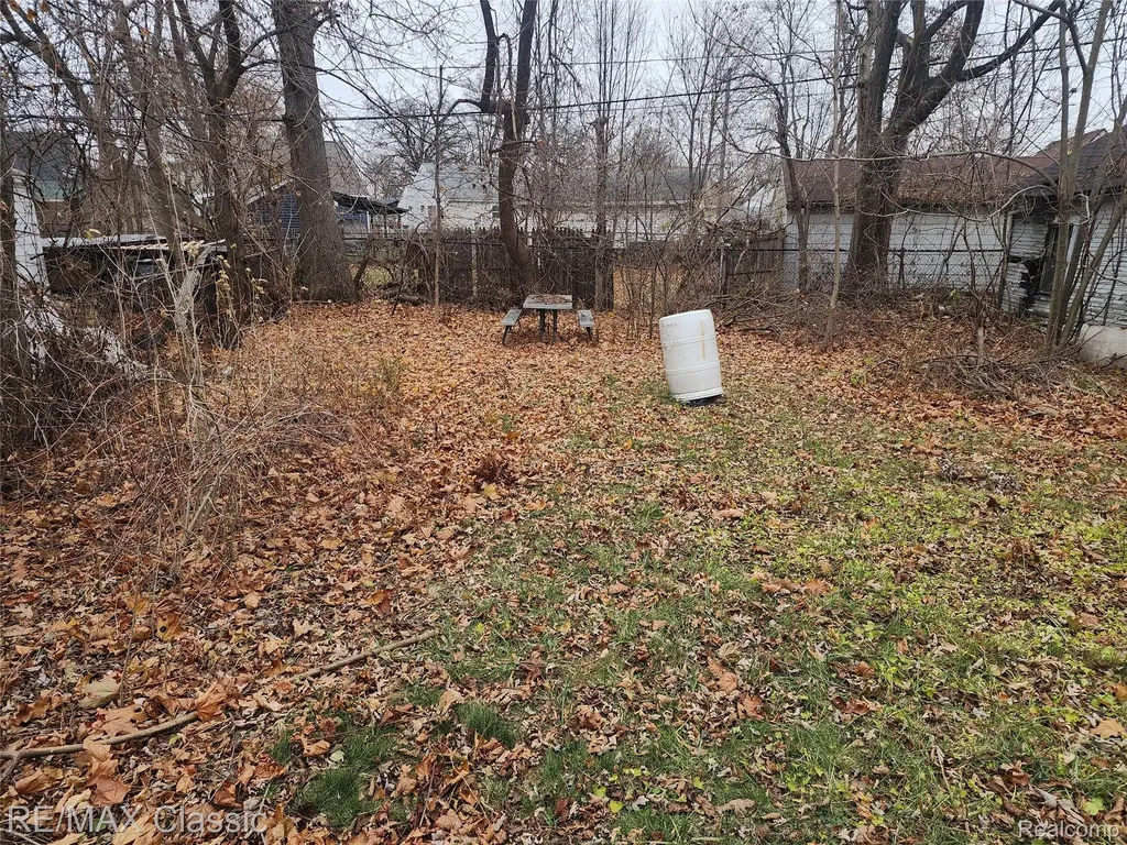643 E Kennett Road Pontiac City MI 48340
