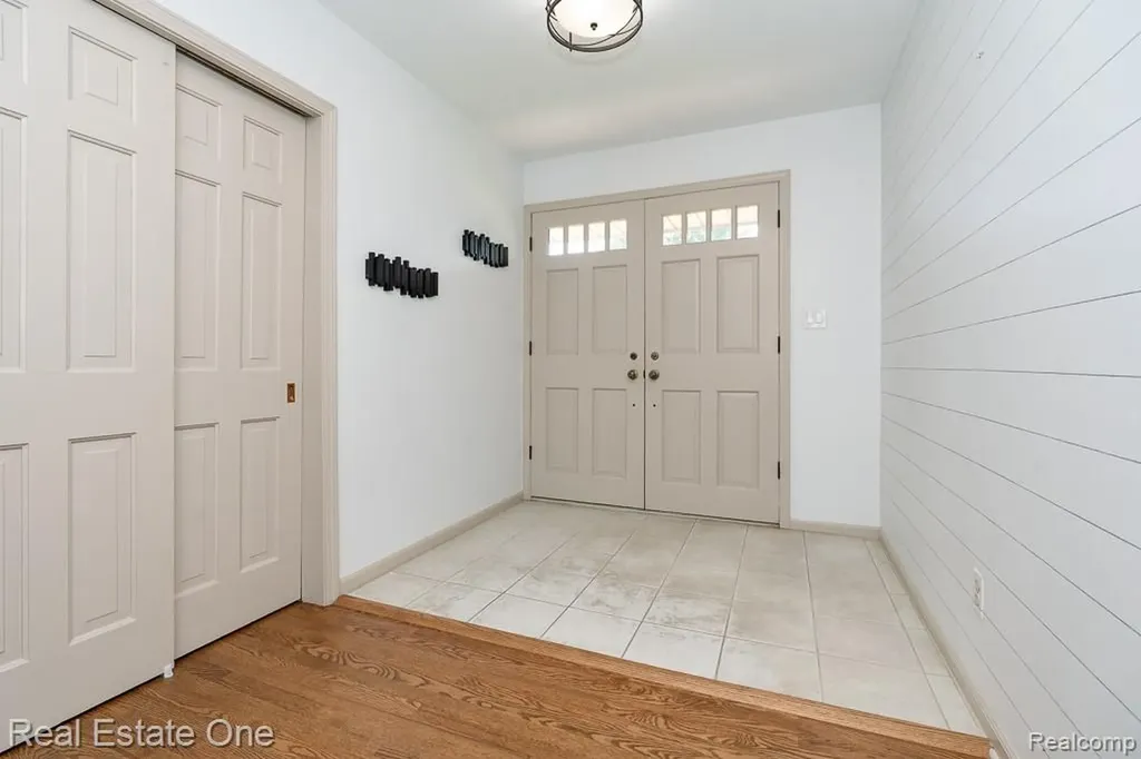53081 Scenic Drive Shelby Charter Township MI 48316