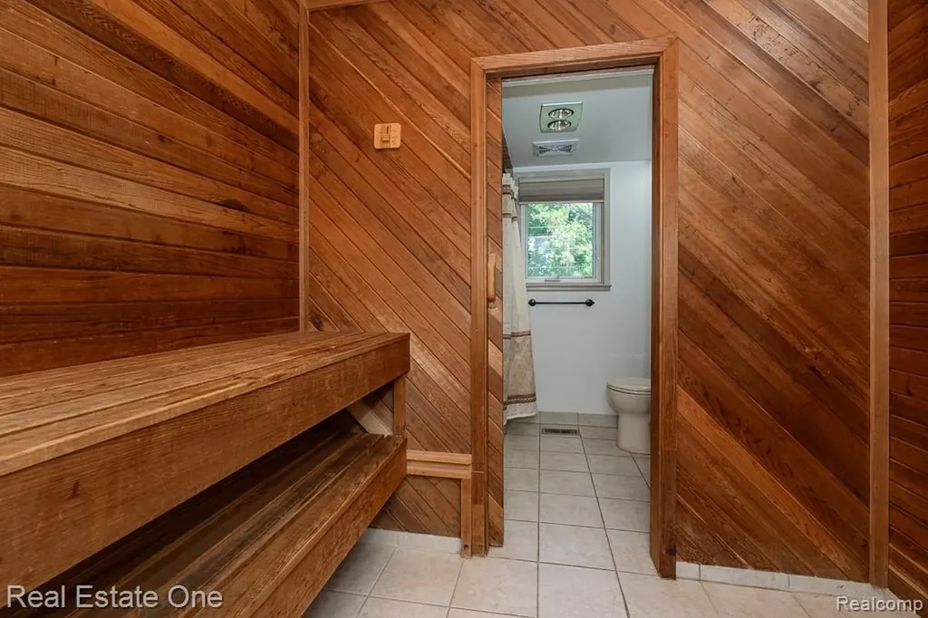 53081 Scenic Drive Shelby Charter Township MI 48316