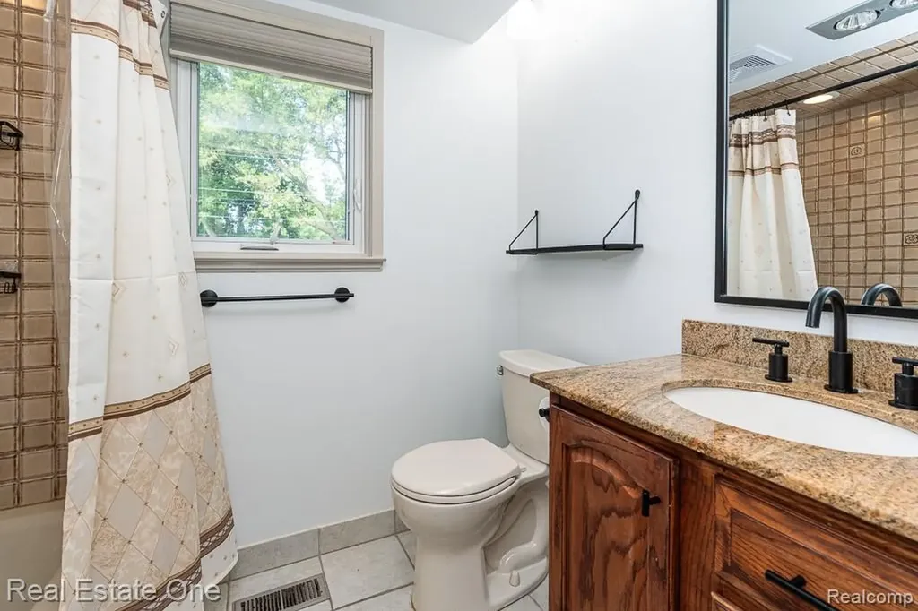 53081 Scenic Drive Shelby Charter Township MI 48316