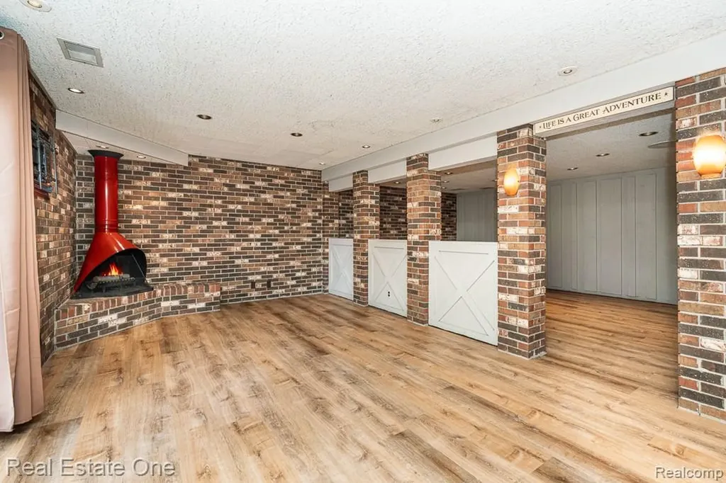 53081 Scenic Drive Shelby Charter Township MI 48316