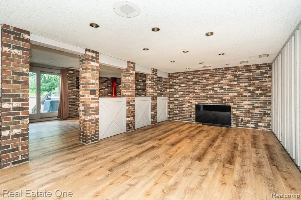 53081 Scenic Drive Shelby Charter Township MI 48316