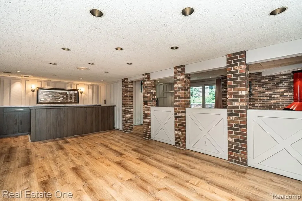 53081 Scenic Drive Shelby Charter Township MI 48316