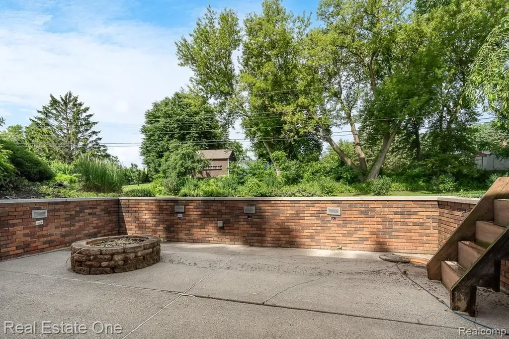 53081 Scenic Drive Shelby Charter Township MI 48316