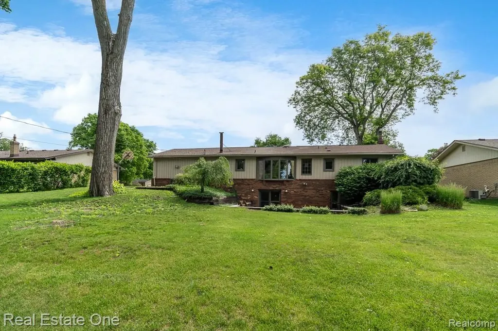 53081 Scenic Drive Shelby Charter Township MI 48316