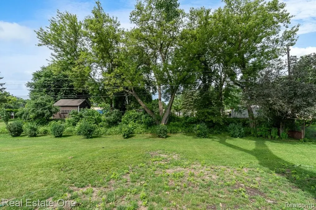 53081 Scenic Drive Shelby Charter Township MI 48316