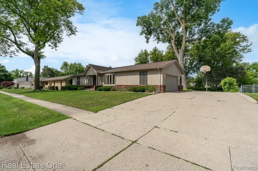 53081 Scenic Drive Shelby Charter Township MI 48316