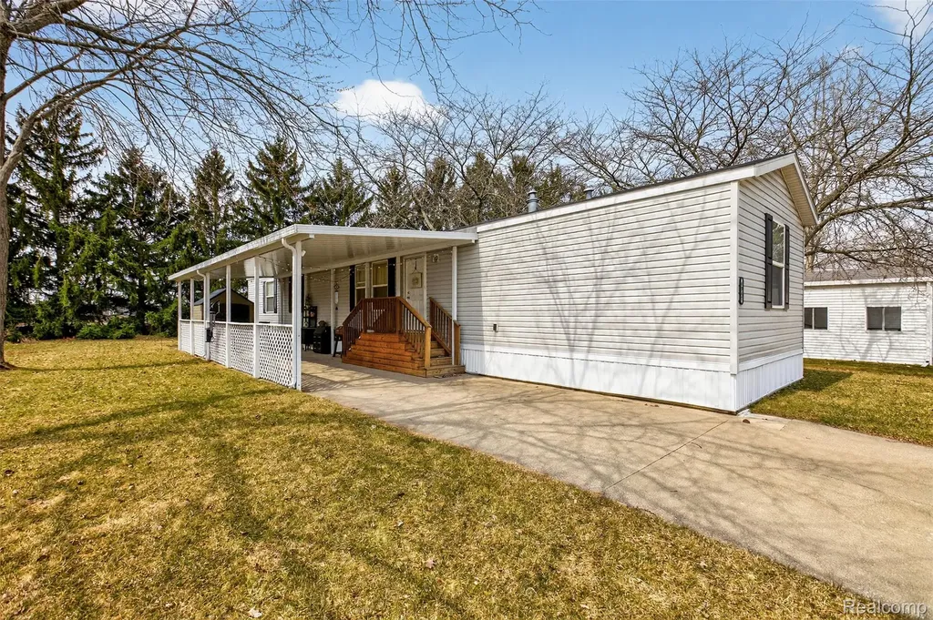 4567 Ashwood Kochville Township MI 48603