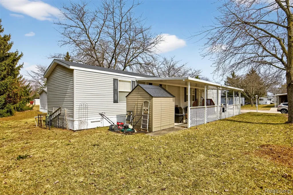 4567 Ashwood Kochville Township MI 48603