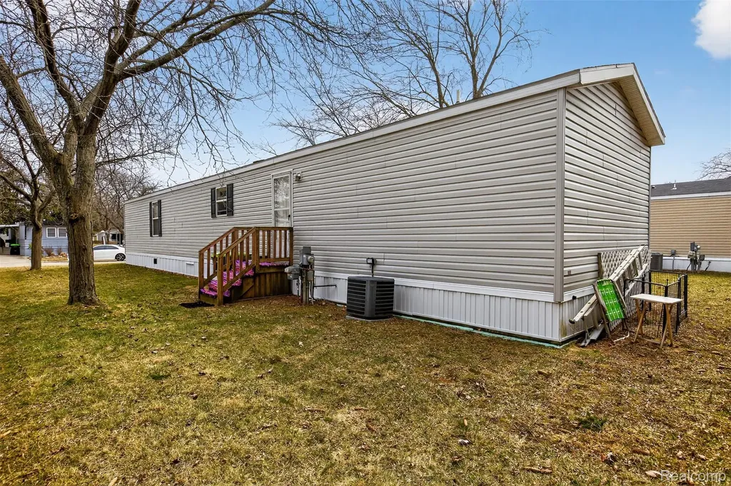 4567 Ashwood Kochville Township MI 48603