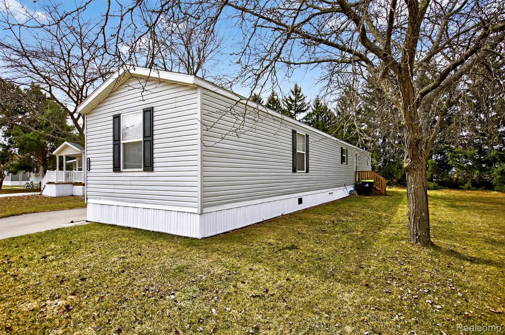 4567 Ashwood Kochville Township MI 48603