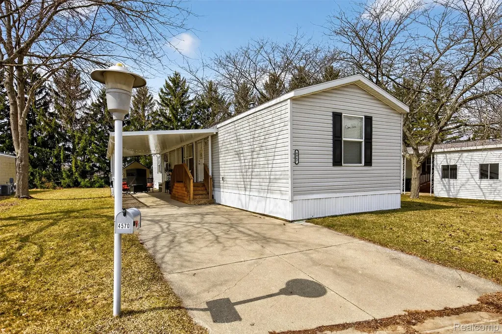 4567 Ashwood Kochville Township MI 48603