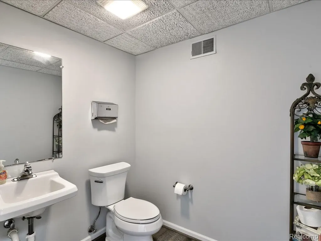 3949 24th Avenue Fort Gratiot Charter Township MI 48059