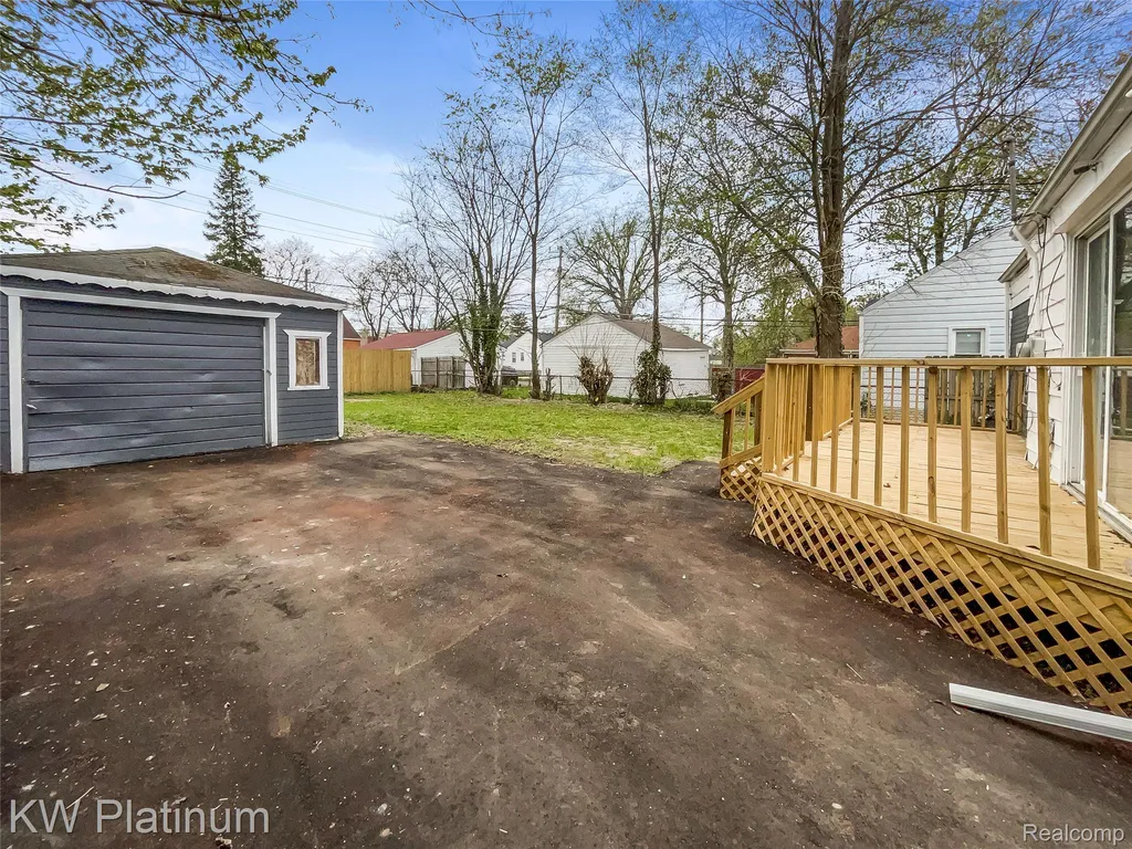 20612 Kingsville Street Detroit City MI 48225