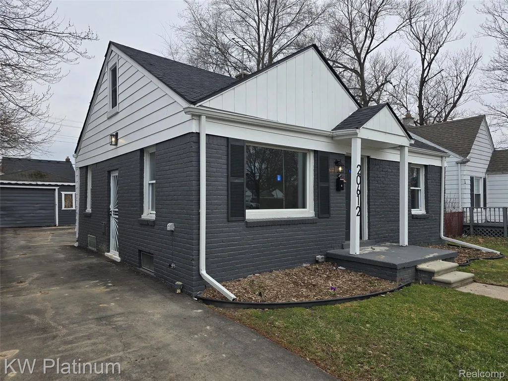 20612 Kingsville Street Detroit City MI 48225