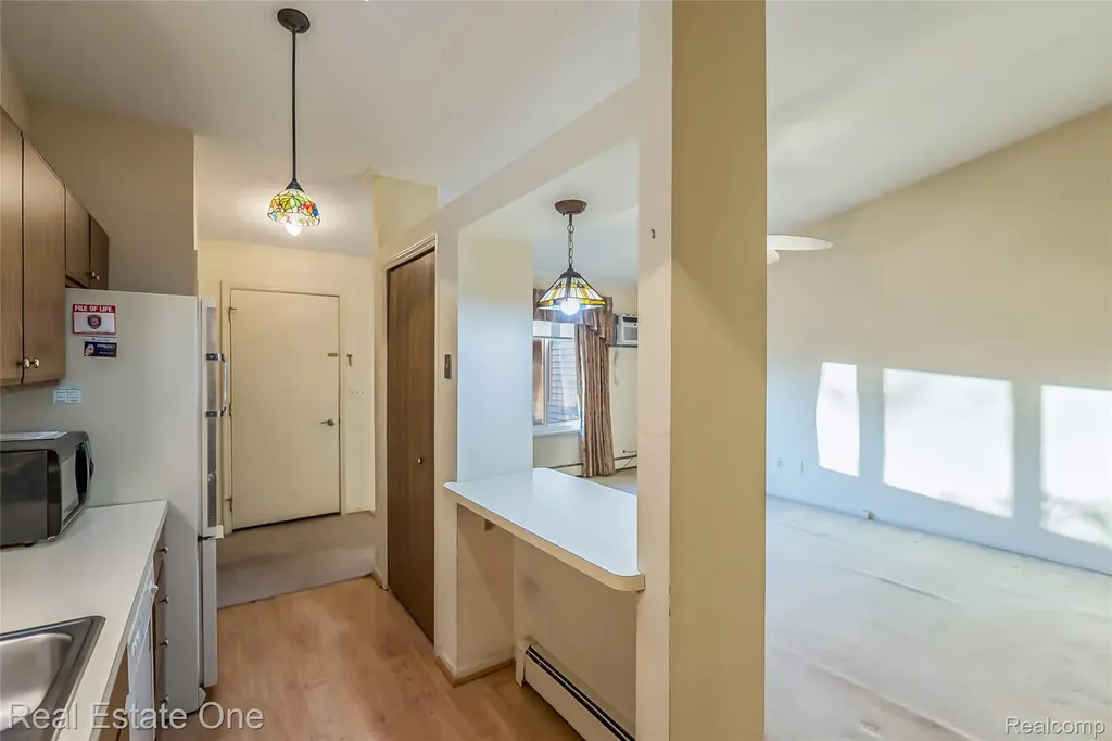 25104 Hamilton Court South Lyon City MI 48178
